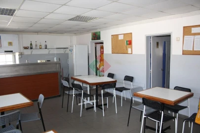 Prédio para Venda em Camarate, Unhos e Apelação