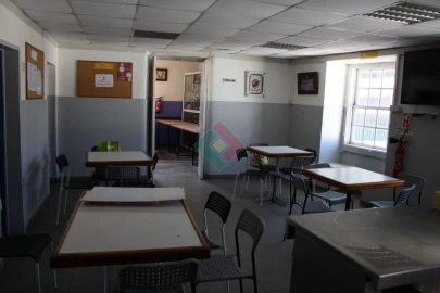 Prédio para Venda em Camarate, Unhos e Apelação