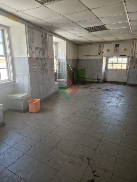 Prédio para Venda em Camarate, Unhos e Apelação