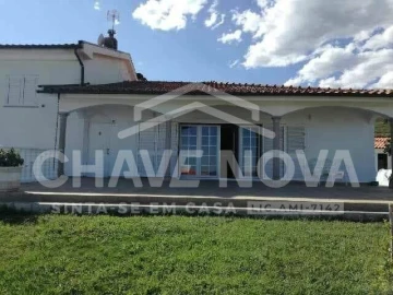 Quinta T4 para Venda em Lamas de Orelhão