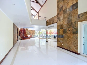 Moradia T6 para Venda em Queluz e Belas