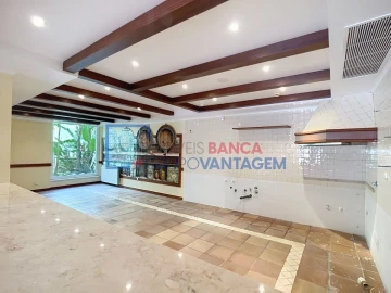 Moradia T6 para Venda em Queluz e Belas