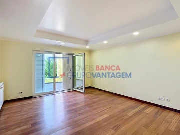 Moradia T6 para Venda em Queluz e Belas