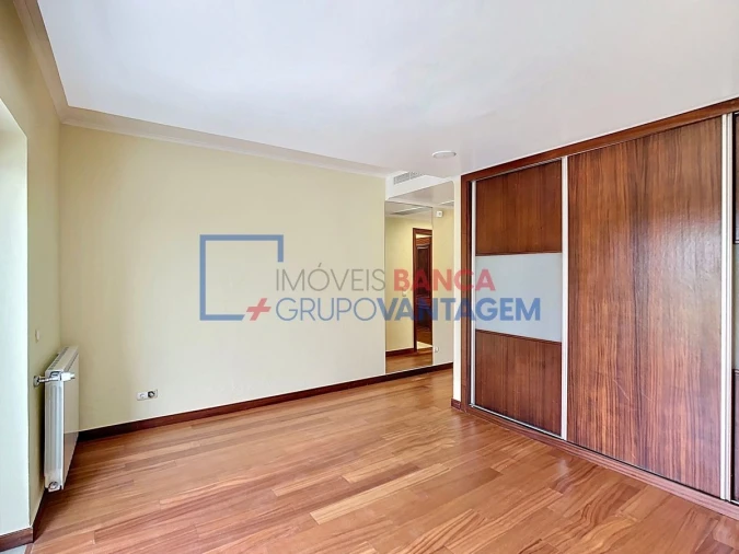 Moradia T6 para Venda em Queluz e Belas Foto 13