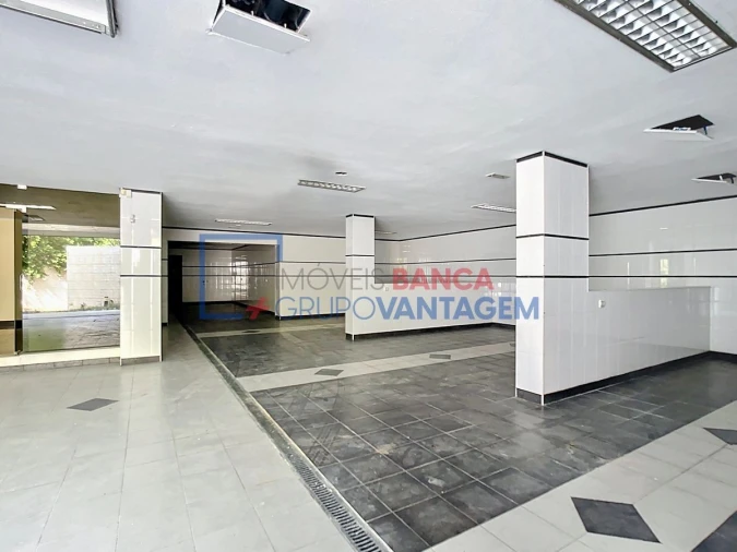 Moradia T6 para Venda em Queluz e Belas Foto 23