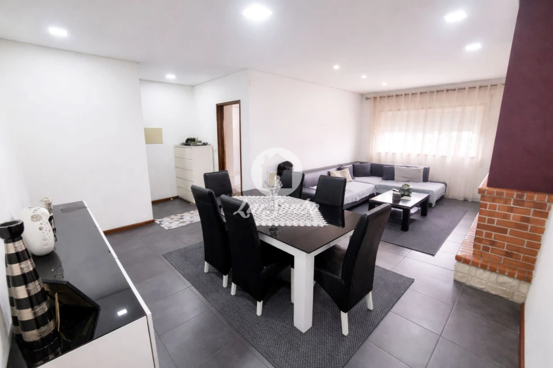 Apartamento T3 para Venda em Arcozelo Foto 13