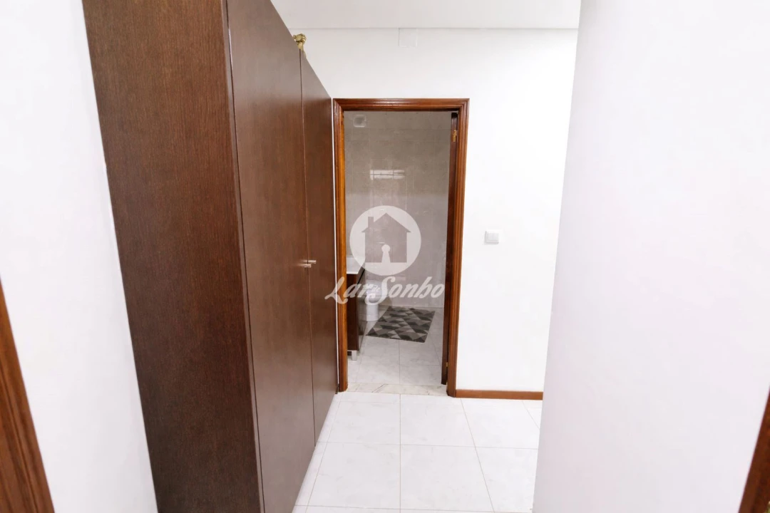 Apartamento T3 para Venda em Arcozelo Foto 14