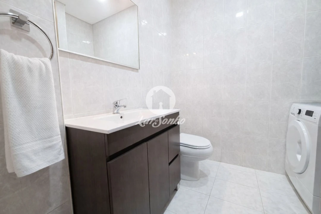 Apartamento T3 para Venda em Arcozelo Foto 16