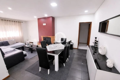 Apartamento T3 para Venda em Arcozelo