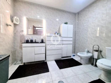 Apartamento T3 para Venda em Arcozelo