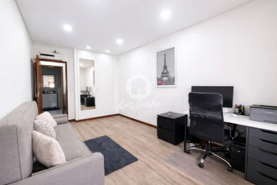 Apartamento T3 para Venda em Arcozelo