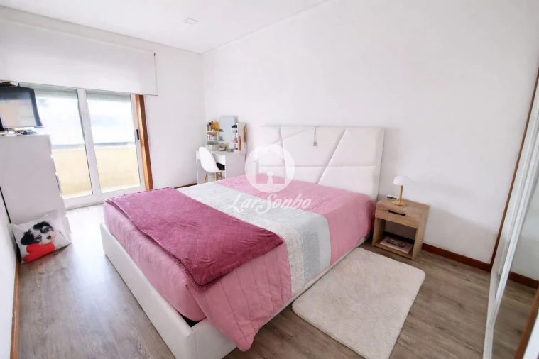 Apartamento T3 para Venda em Arcozelo Foto 3