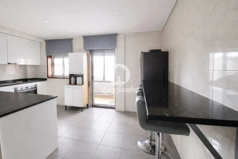 Apartamento T3 para Venda em Arcozelo Foto 7