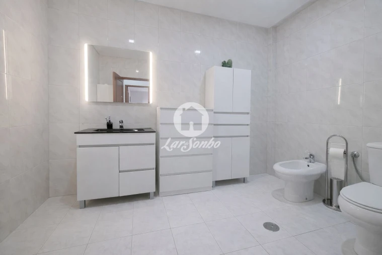 Apartamento T3 para Venda em Arcozelo Foto 20