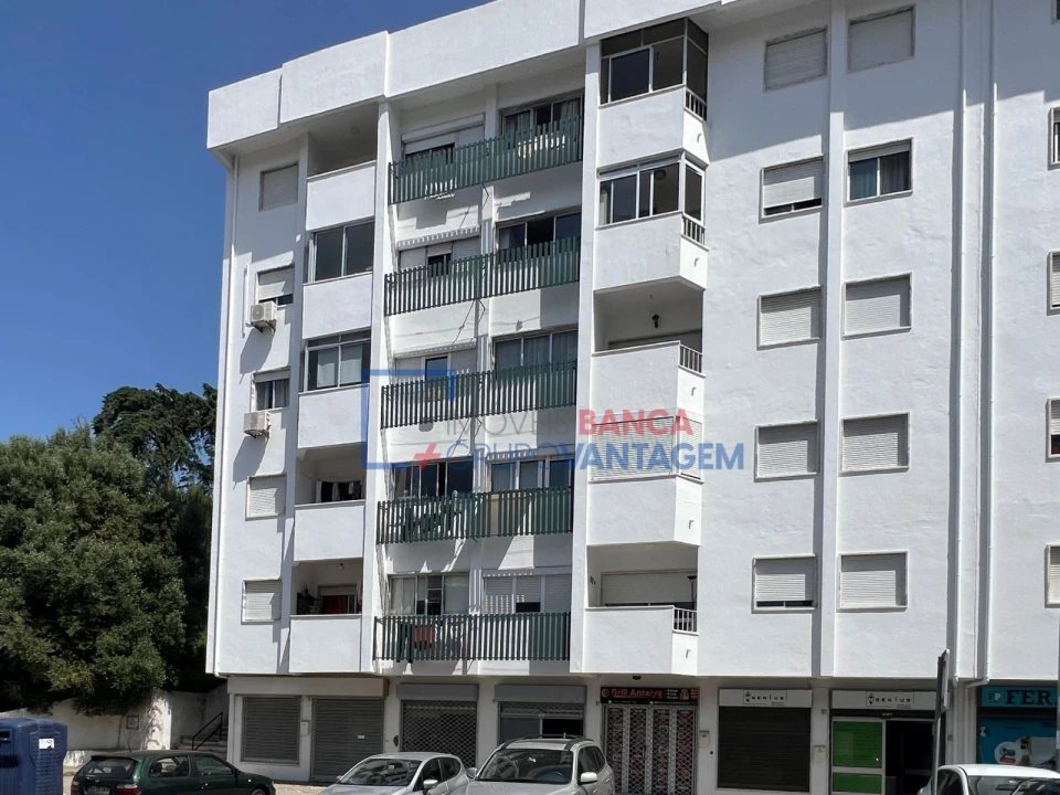 Apartamento T2 para Venda em Queluz e Belas Foto 1