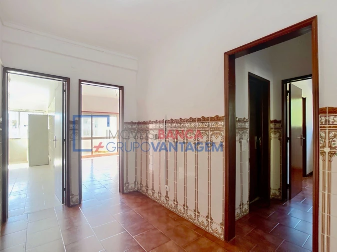 Apartamento T2 para Venda em Queluz e Belas Foto 4