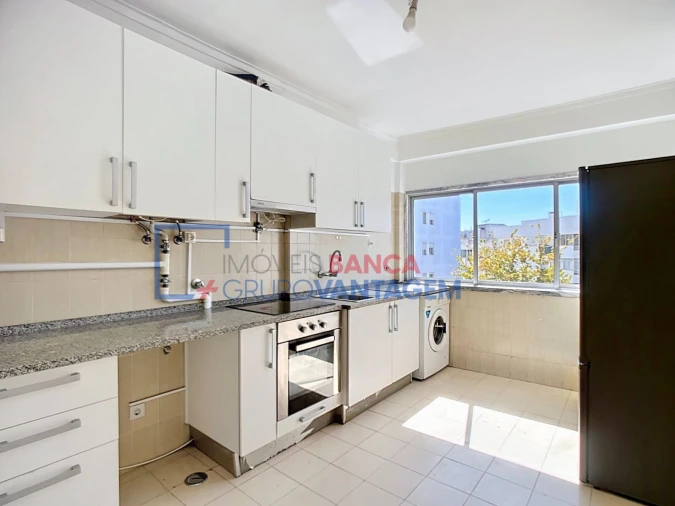 Apartamento T2 para Venda em Queluz e Belas Foto 14