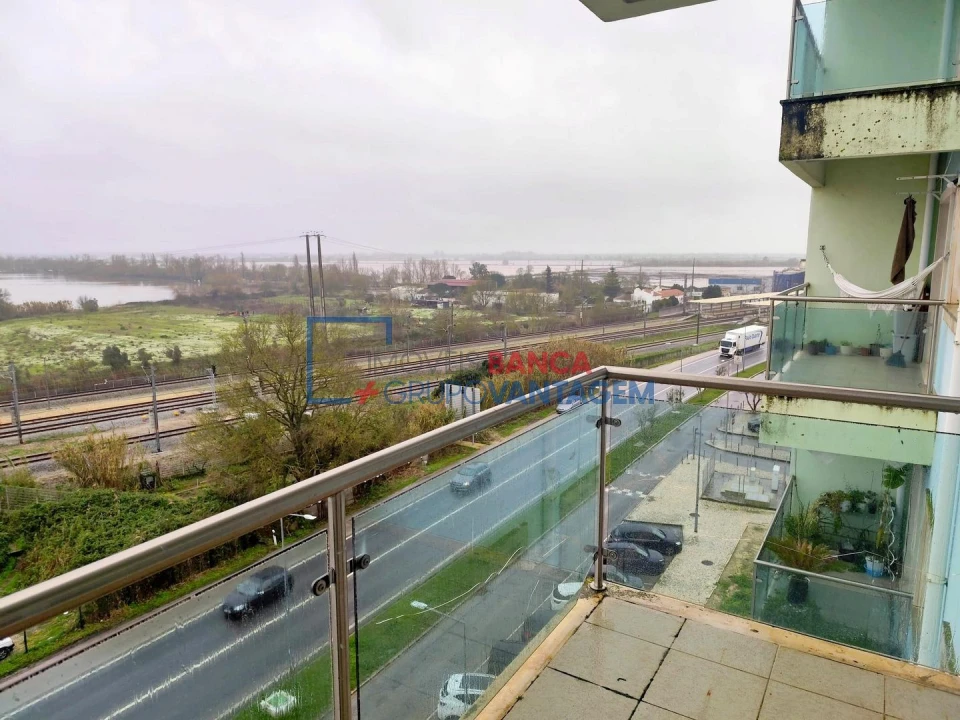 Apartamento T2 para Venda em Azambuja Foto 5