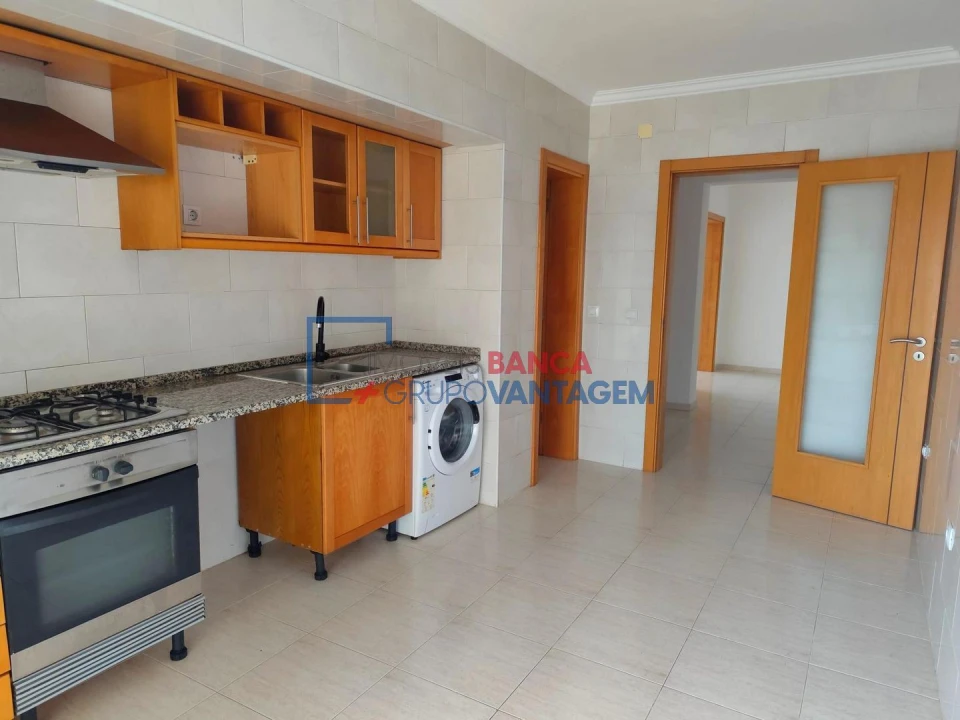 Apartamento T2 para Venda em Azambuja Foto 8