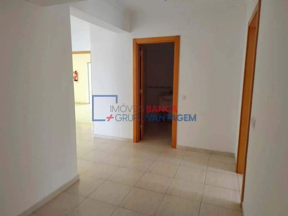 Apartamento T2 para Venda em Azambuja Foto 12