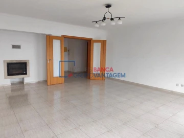 Apartamento T2 para Venda em Azambuja