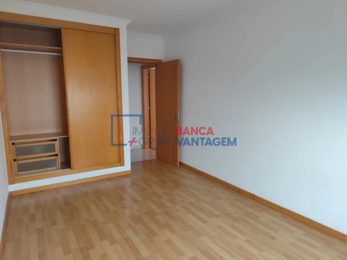 Apartamento T2 para Venda em Azambuja Foto 13