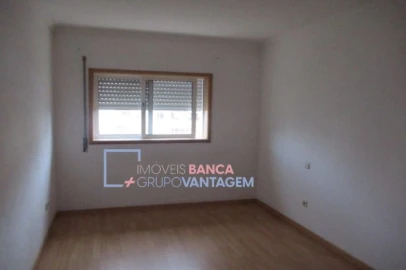 Apartamento T3 para Venda em O. Azeméis, Riba-Ul, Ul, Macinhata Seixa, Madail