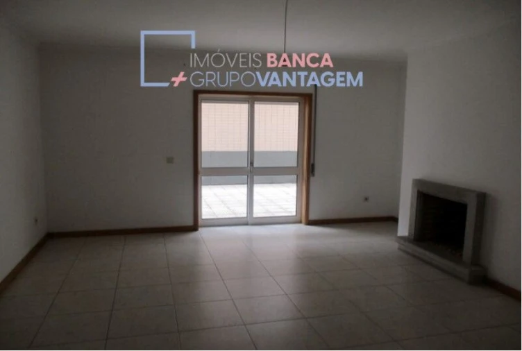 Apartamento T3 para Venda em O. Azeméis, Riba-Ul, Ul, Macinhata Seixa, Madail Foto 4