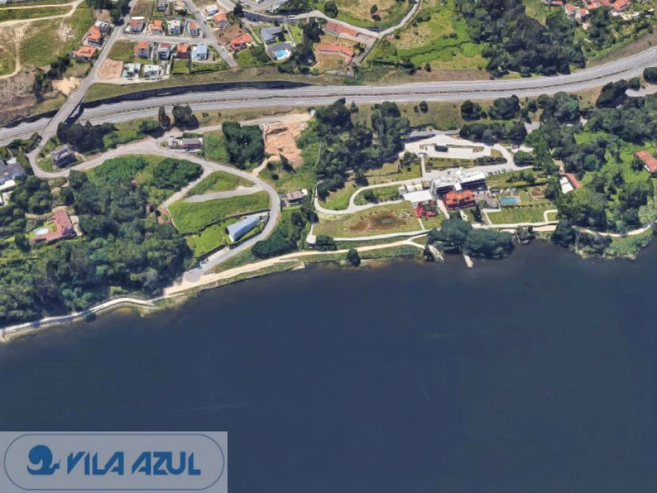 Terreno para Venda em Oliveira do Douro Foto 2