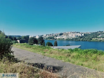 Terreno para Venda em Oliveira do Douro