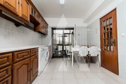 Apartamento T3 para Venda em Santa Clara e Castelo Viegas