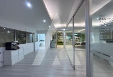 Armazém para Venda em Marvila