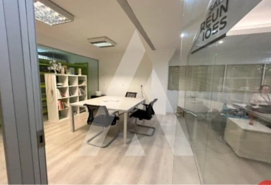 Armazém para Venda em Marvila