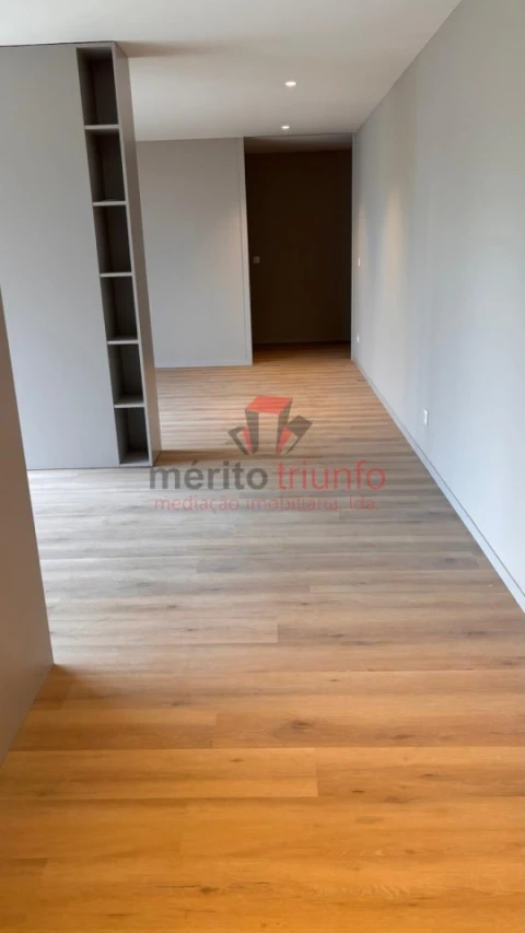 Apartamento T2 para Venda em Vila Nova de Famalicão e Calendário
