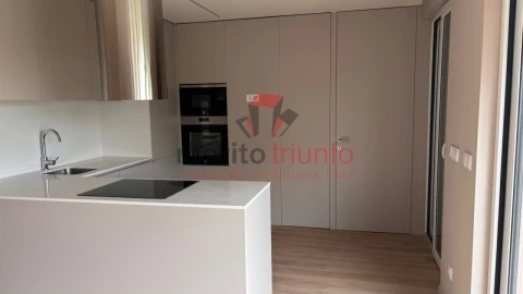 Apartamento T4 para Venda em Vila Nova de Famalicão e Calendário