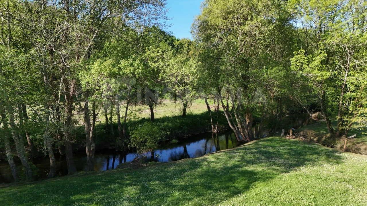 Moradia T12 para Venda em Cerdal Foto 16