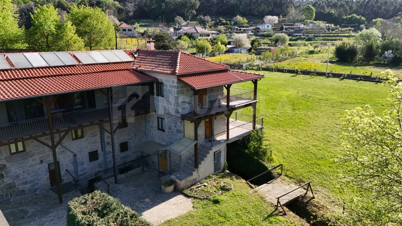 Moradia T12 para Venda em Cerdal Foto 8