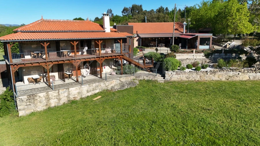 Moradia T12 para Venda em Cerdal Foto 5