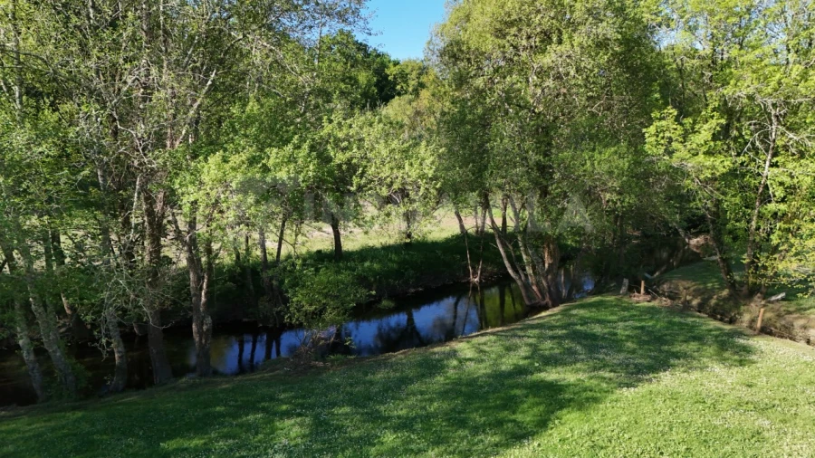 Moradia T12 para Venda em Cerdal Foto 22