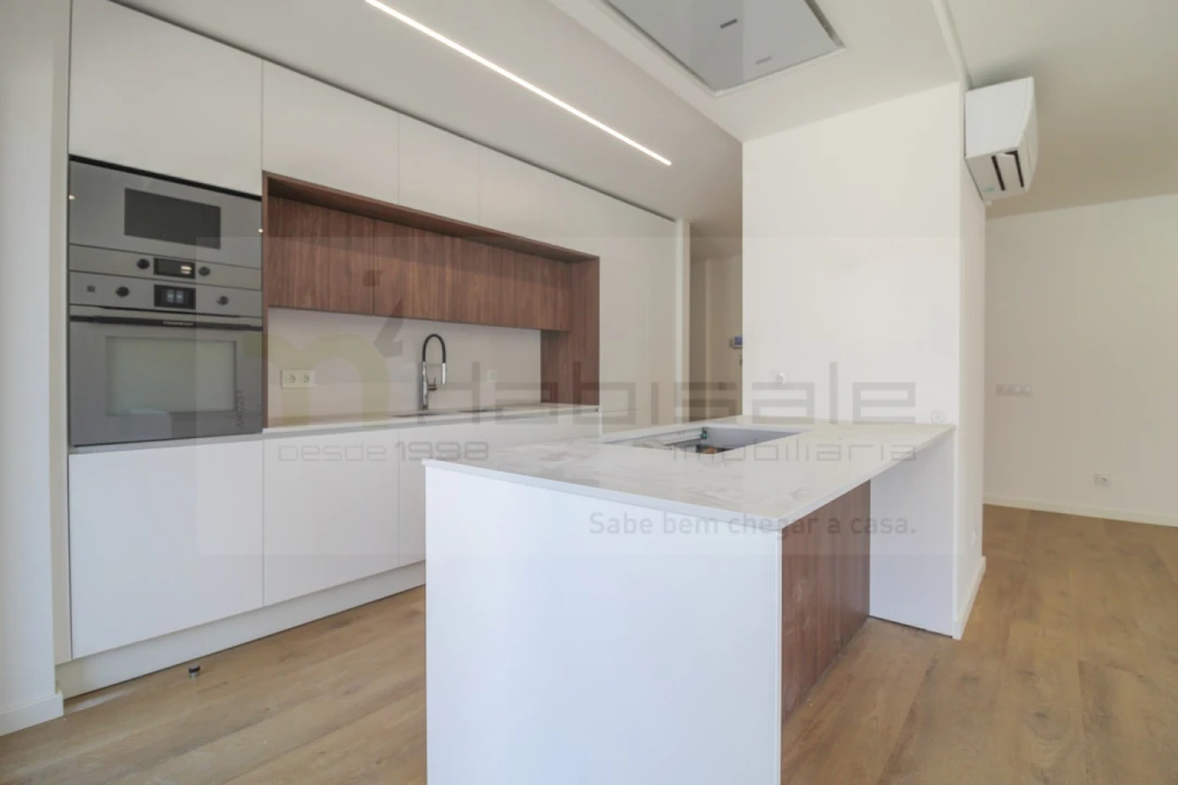 Apartamento T3 para Venda em Charneca de Caparica e Sobreda Foto 1