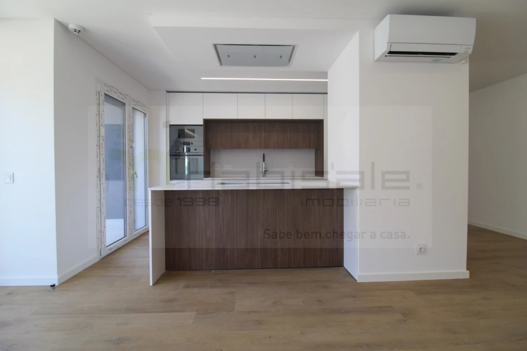 Apartamento T3 para Venda em Charneca de Caparica e Sobreda Foto 3