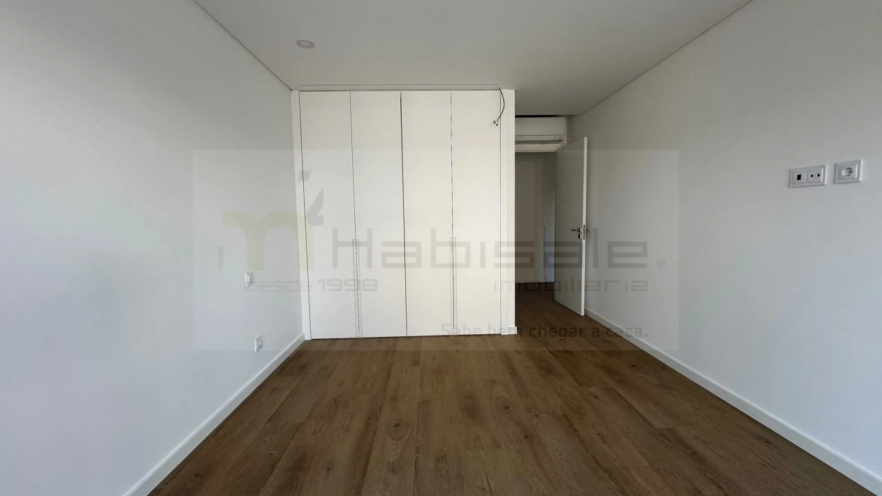 Apartamento T3 para Venda em Charneca de Caparica e Sobreda Foto 17