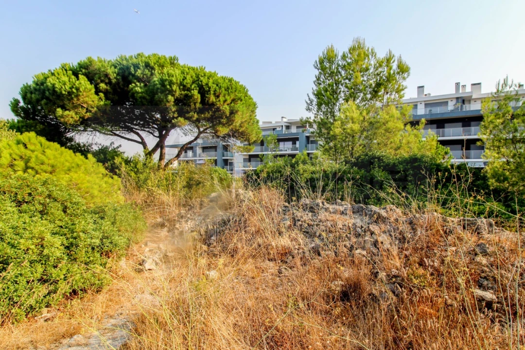 Apartamento T3 para Venda em Charneca de Caparica e Sobreda Foto 21