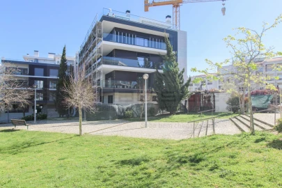 Apartamento T3 para Venda em Charneca de Caparica e Sobreda