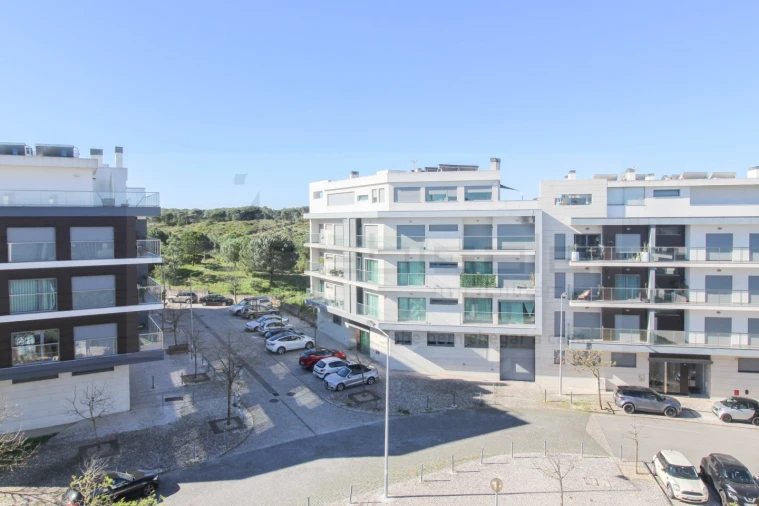 Apartamento T3 para Venda em Charneca de Caparica e Sobreda Foto 27