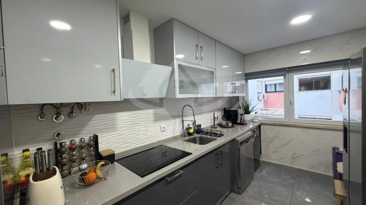 Apartamento T2 para Venda em Póvoa de Santa Iria e Forte da Casa Foto 6