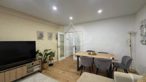 Apartamento T2 para Venda em Póvoa de Santa Iria e Forte da Casa