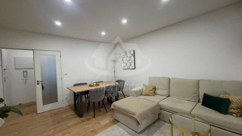 Apartamento T2 para Venda em Póvoa de Santa Iria e Forte da Casa