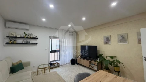 Apartamento T2 para Venda em Póvoa de Santa Iria e Forte da Casa