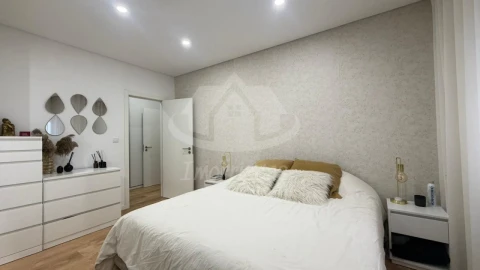 Apartamento T2 para Venda em Póvoa de Santa Iria e Forte da Casa